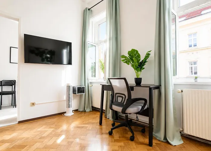 Modern Near Danube Canal Appartement