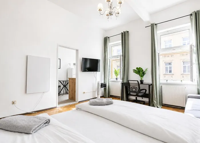 Modern Near Danube Canal Appartement